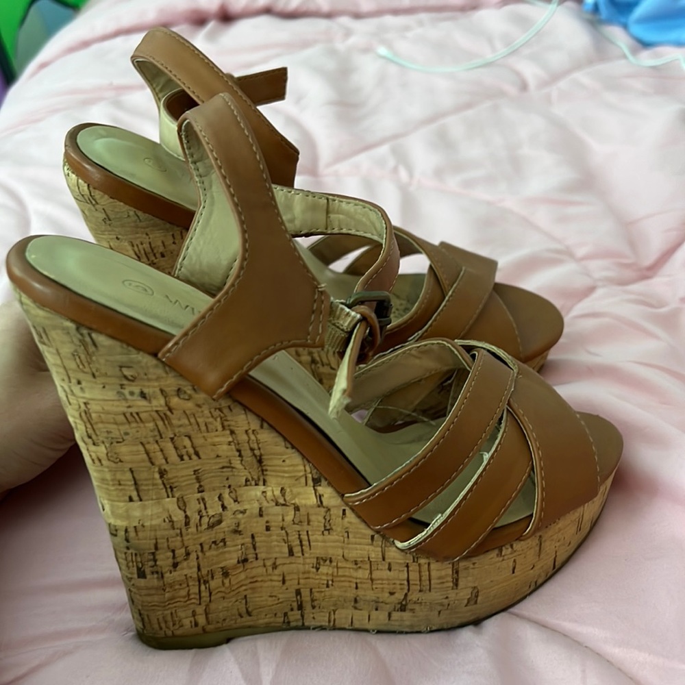 Brown wedges size 5